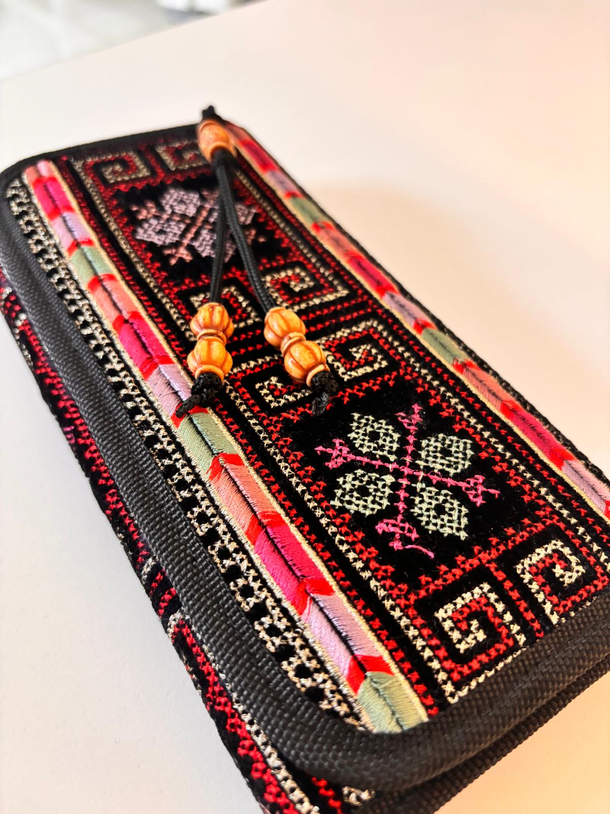 Embroidered wallet 1