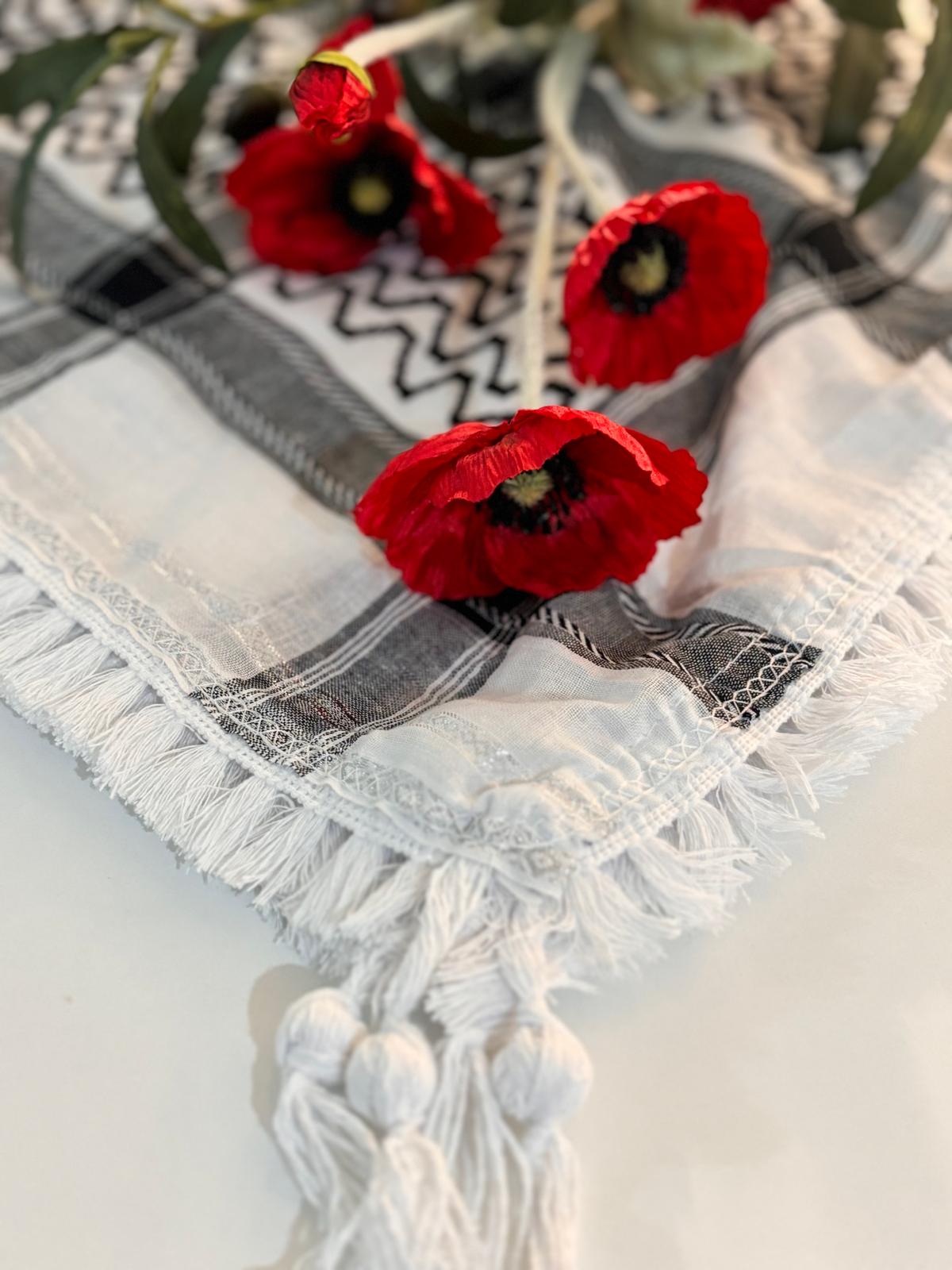 Keffiyeh Black and White Light Fringe