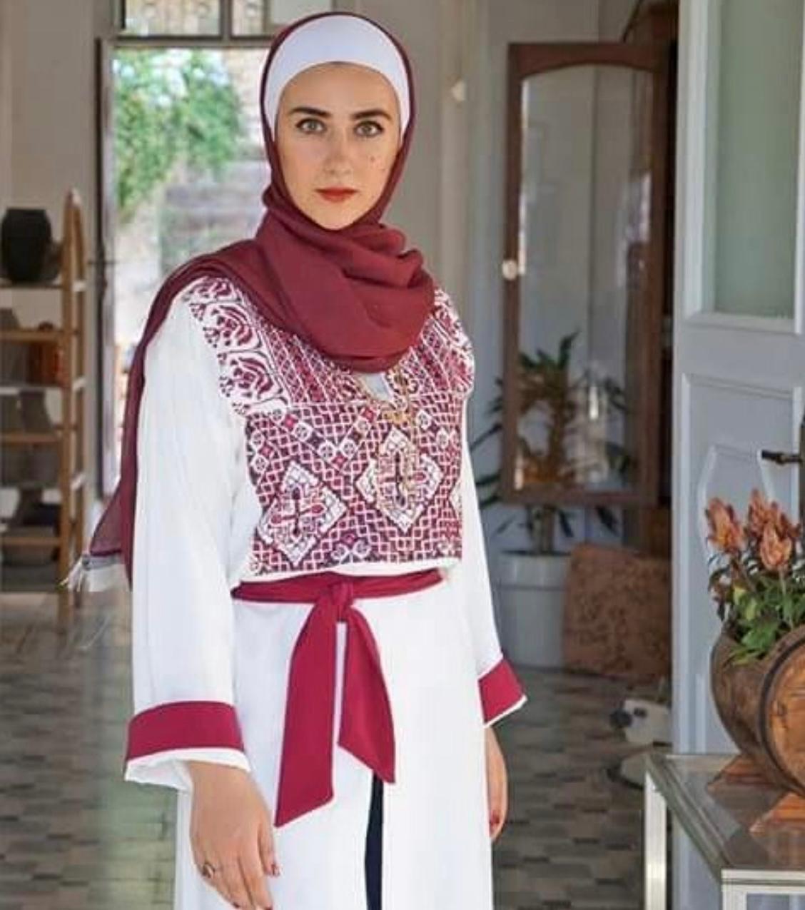 Palestinian Jellayeh (White and Red)