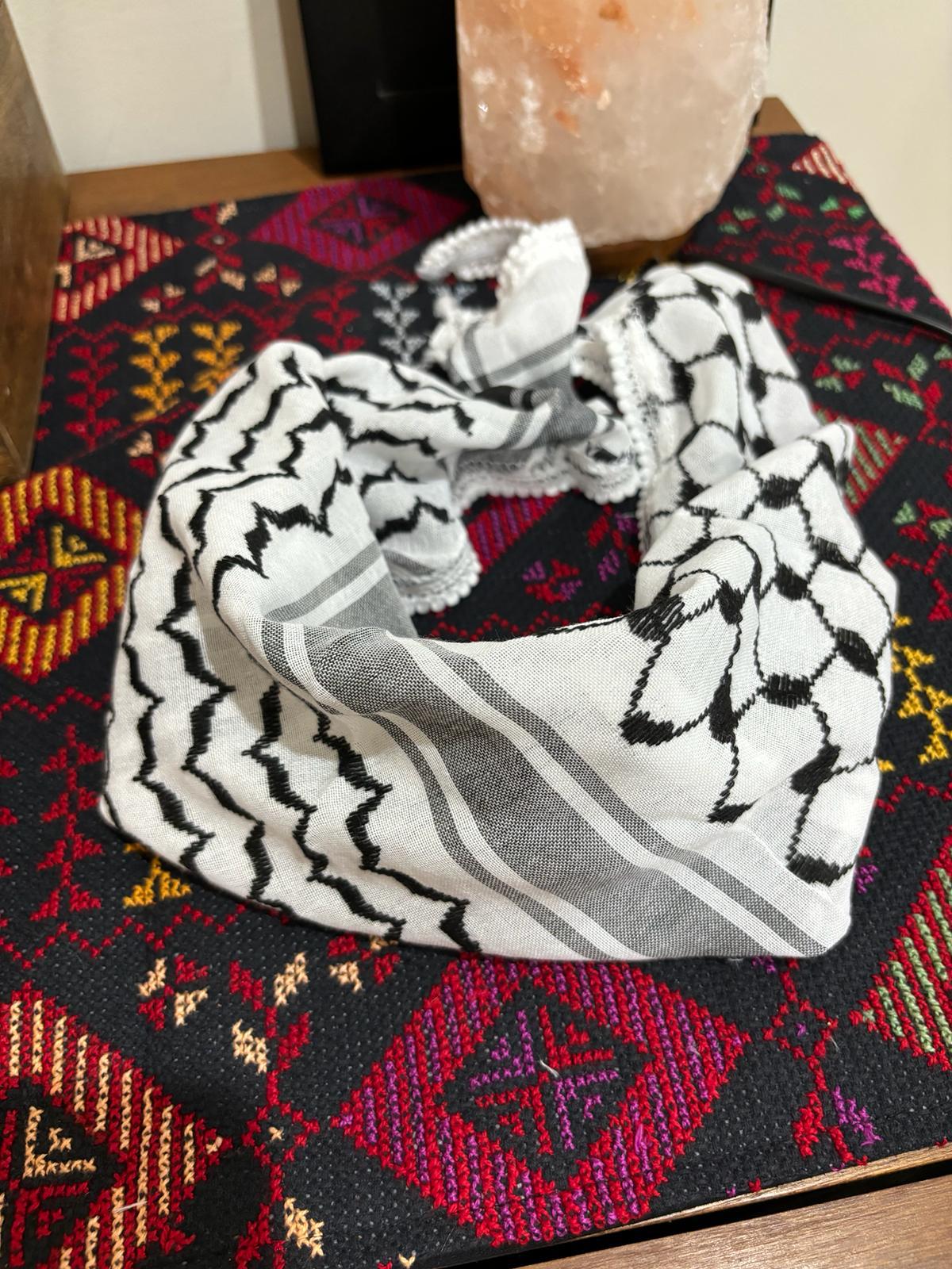 Small triangular keffiyeh