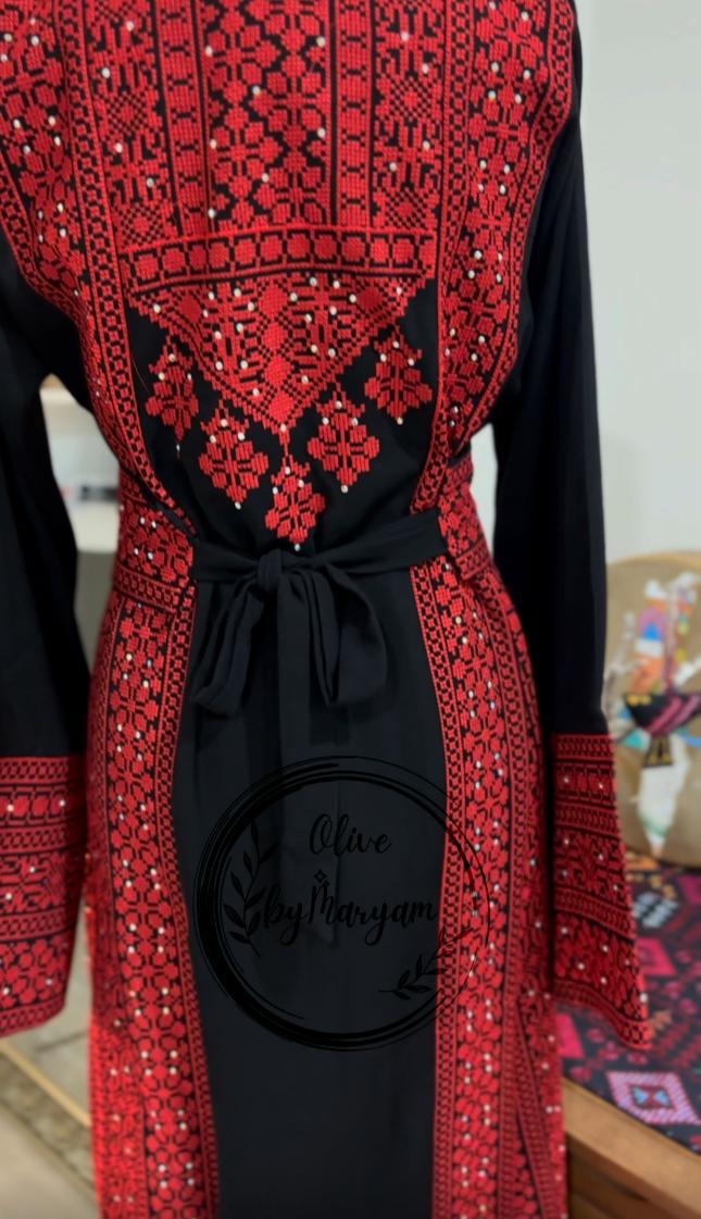 Palestinian Embroidered Thobe With Adjustable Belt