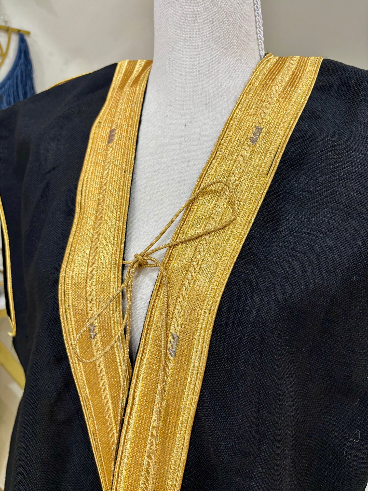 Black kid’s bisht