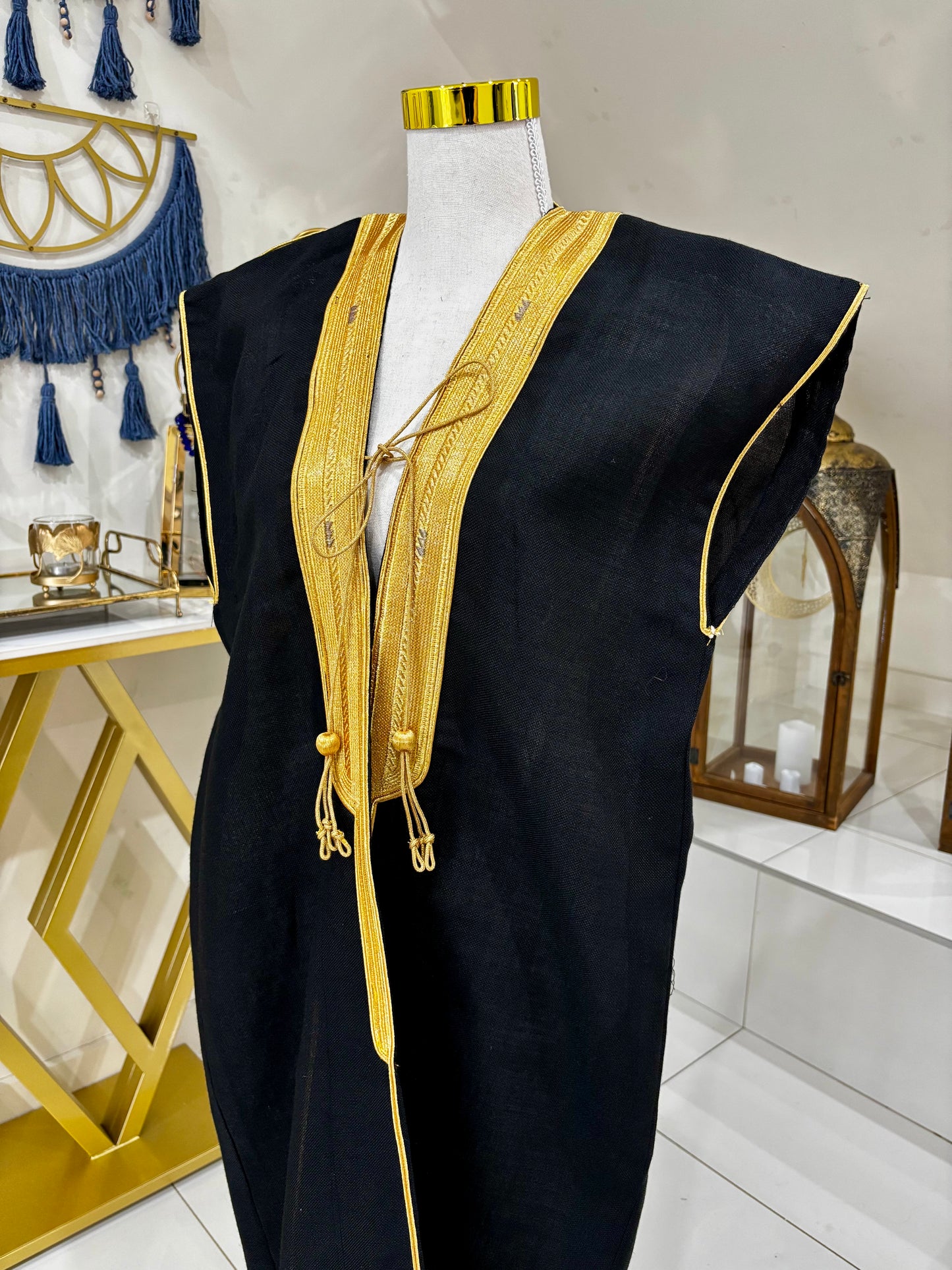 Black kid’s bisht