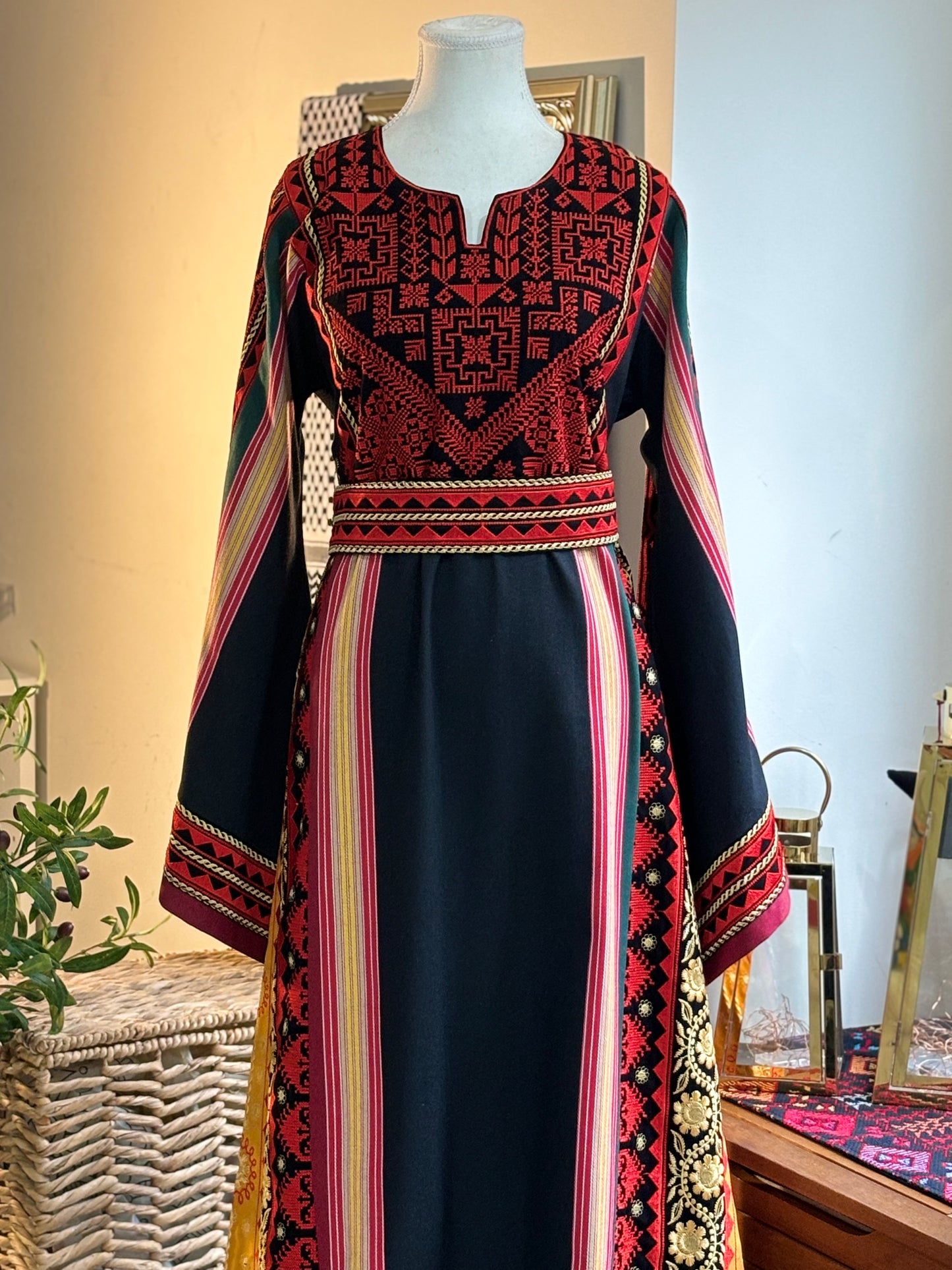 Majdalawi Thobe Red and Black