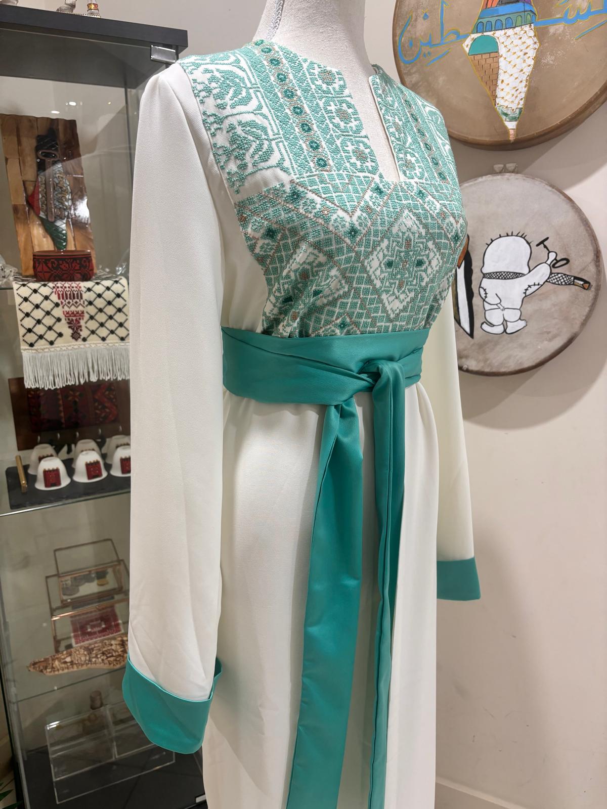 Palestinian Jellayeh (White and Light Green)