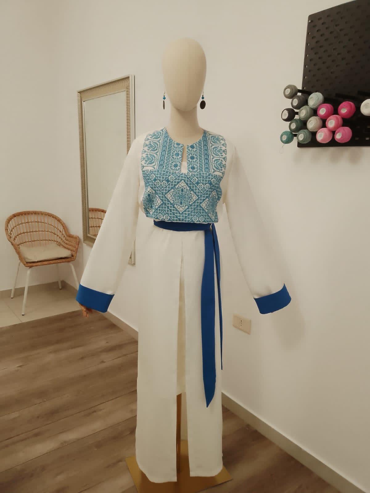 Palestinian Jellayeh (White and Blue))
