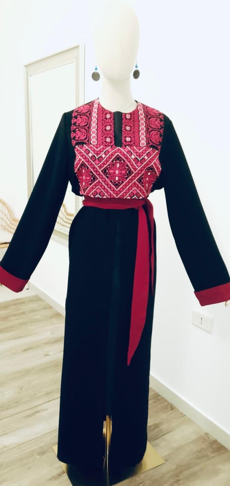 Palestinian Jellayeh (Black and Red)