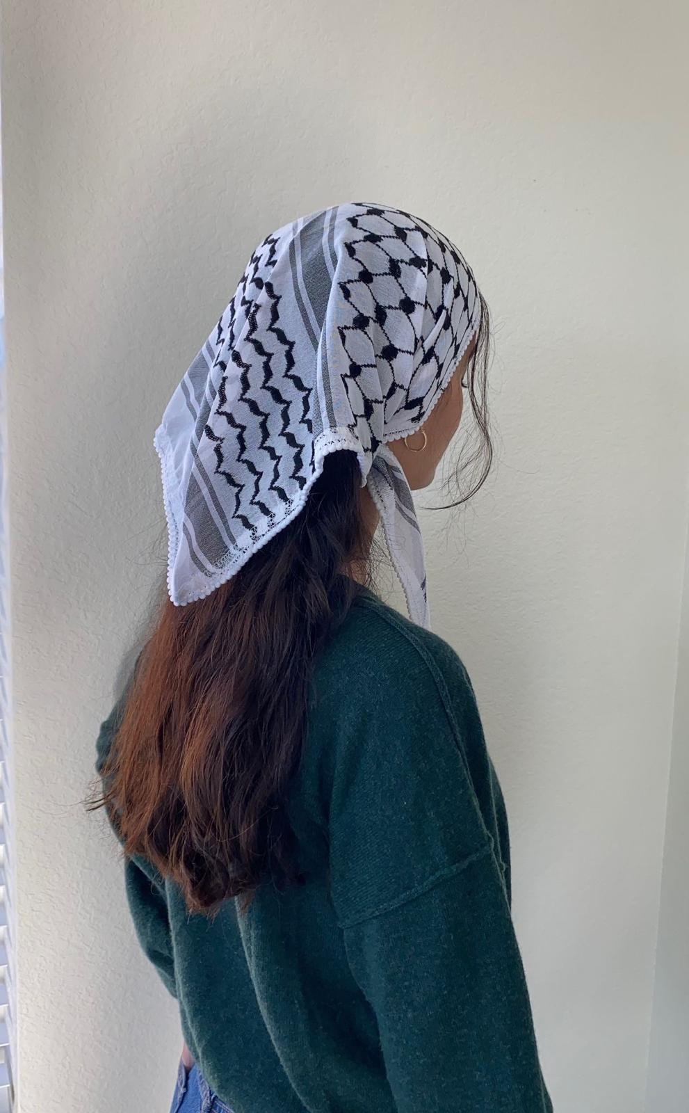 Small triangular keffiyeh