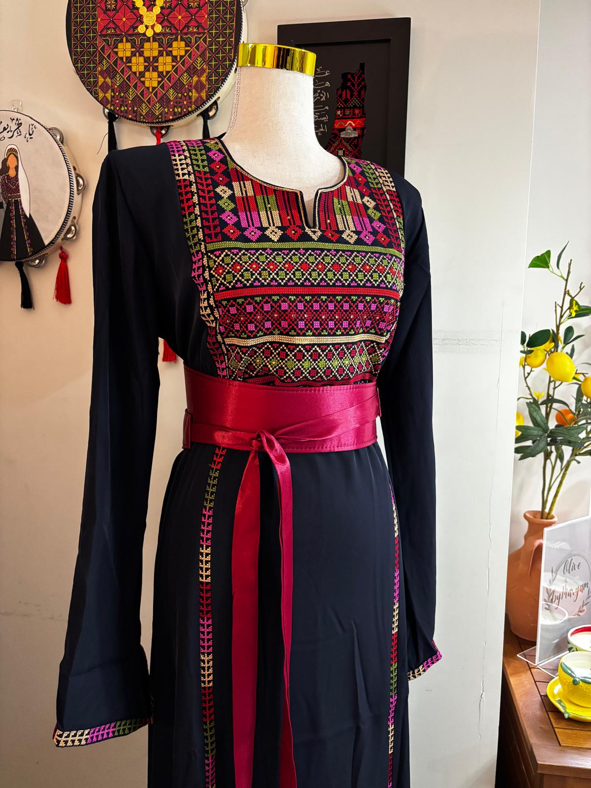 Bissan Thobe (Dark Navy and Red).