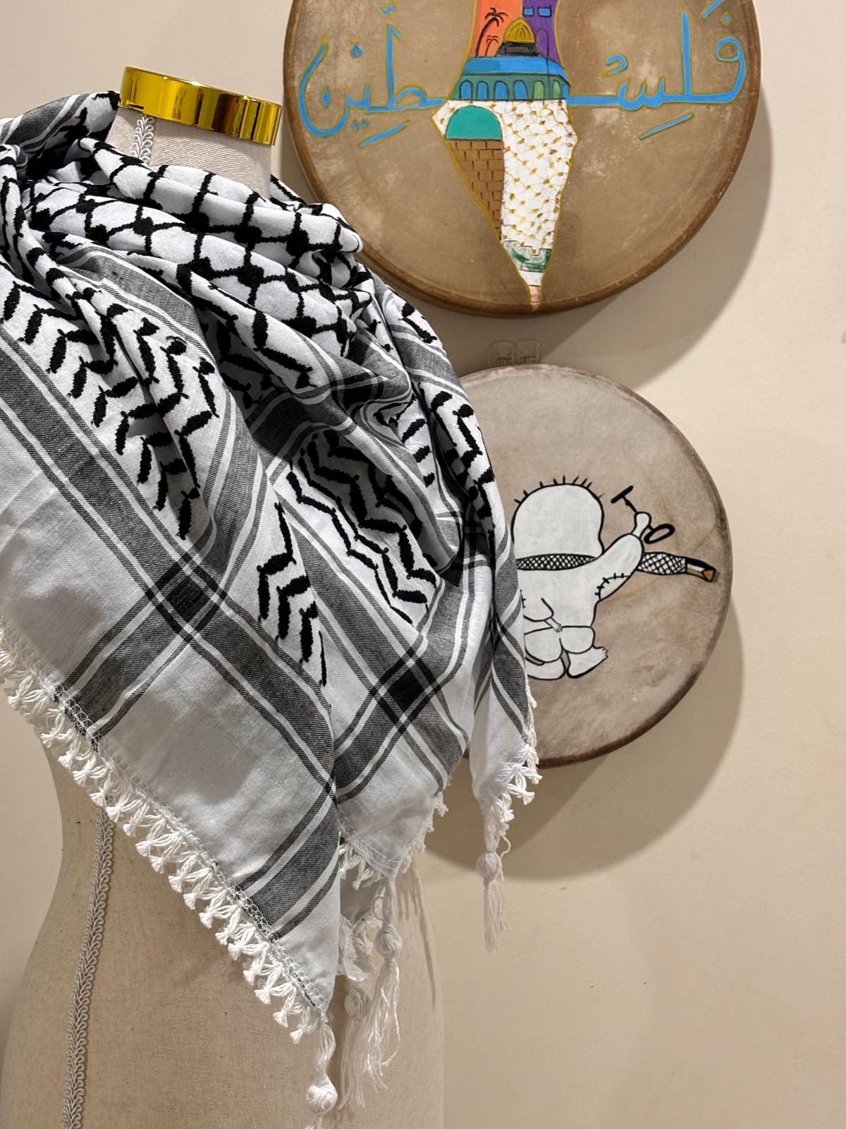 Original Keffiyeh Black & White Medium Fringe.