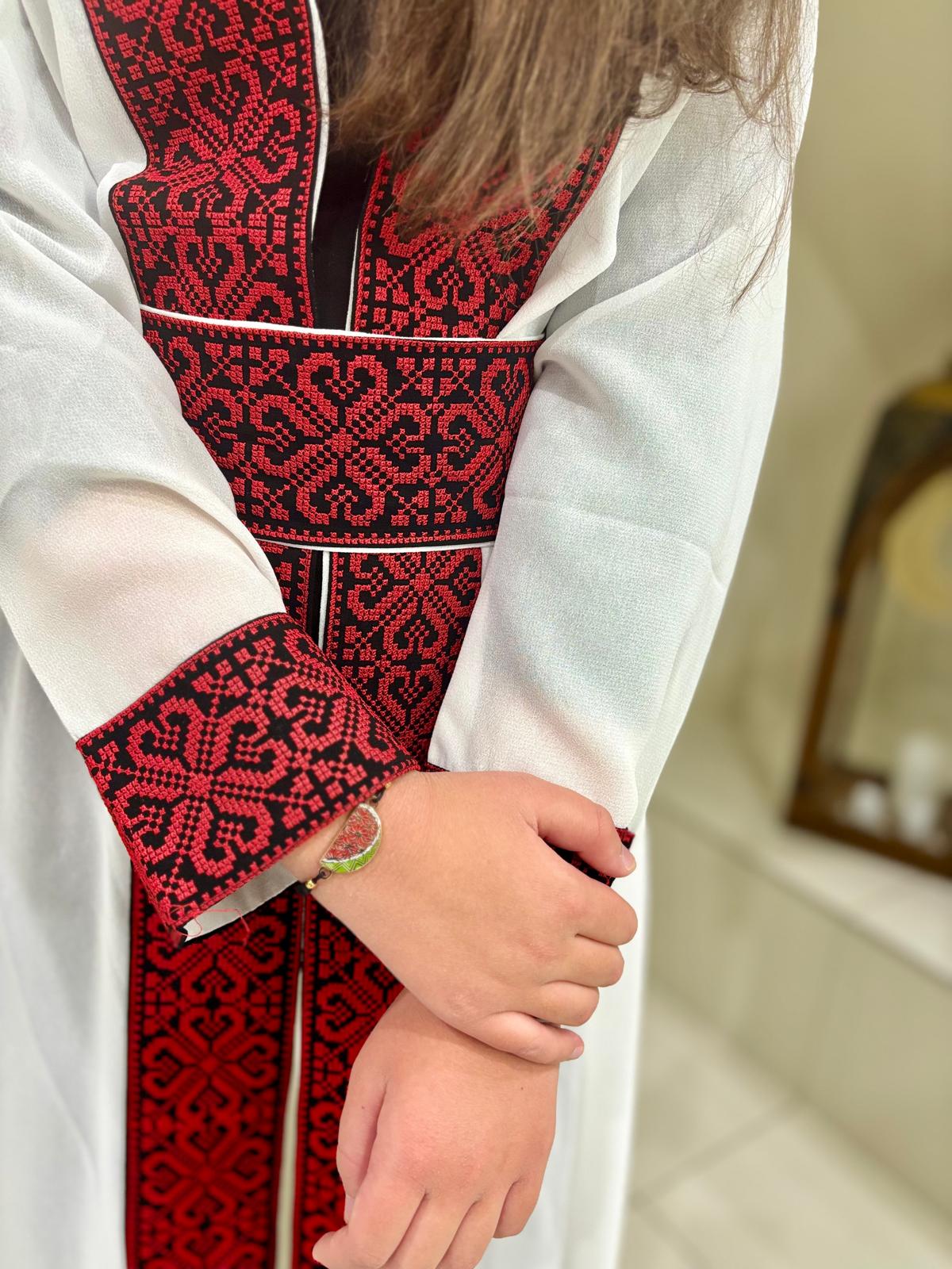 White Chiffon Tatreez Abaya (Hearts)