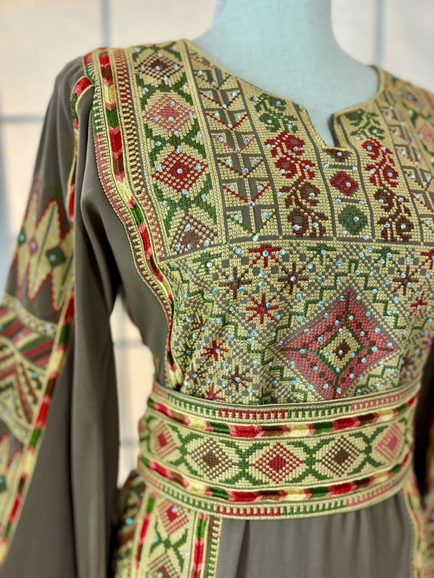 Canaan Sunrise Thobe