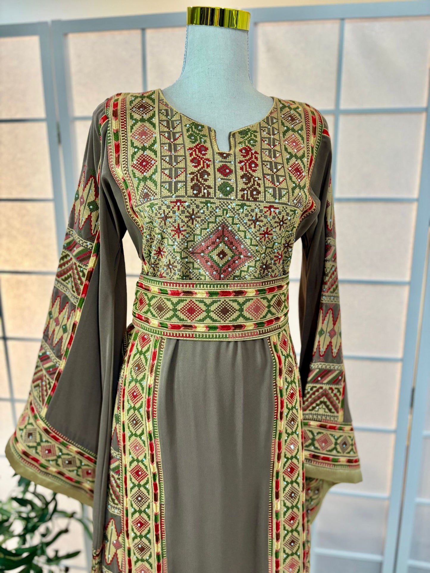 Canaan Sunrise Thobe