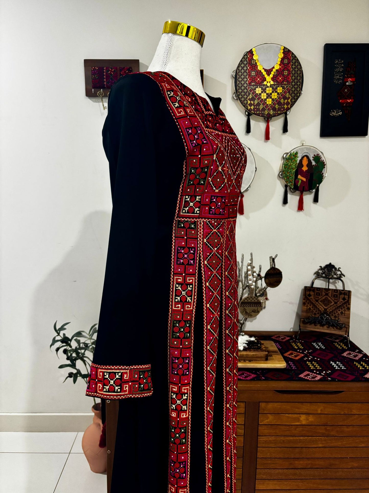 The  Orouq Thobe (Red and Black)