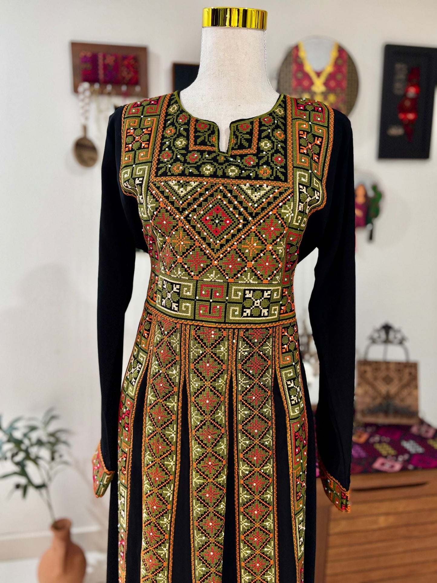 The Orouq Thobe (Green & Black)