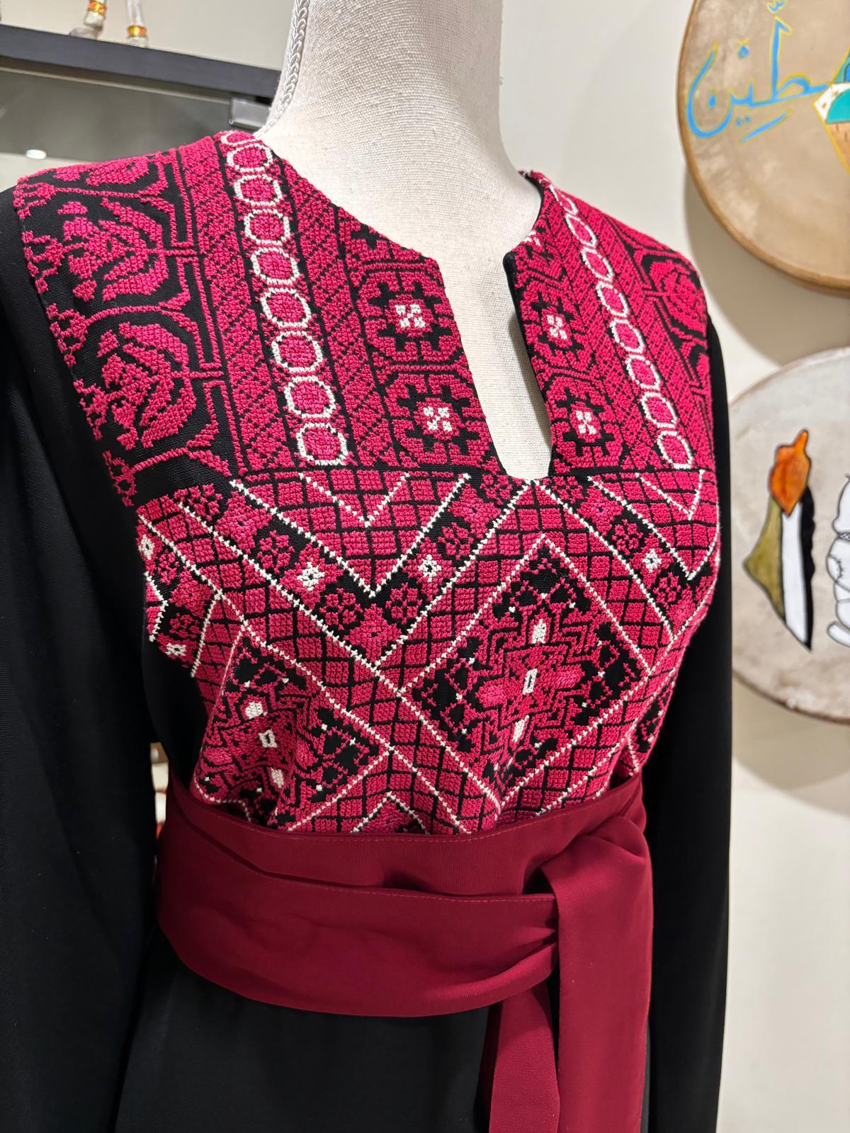 Palestinian Jellayeh (Black and Red)