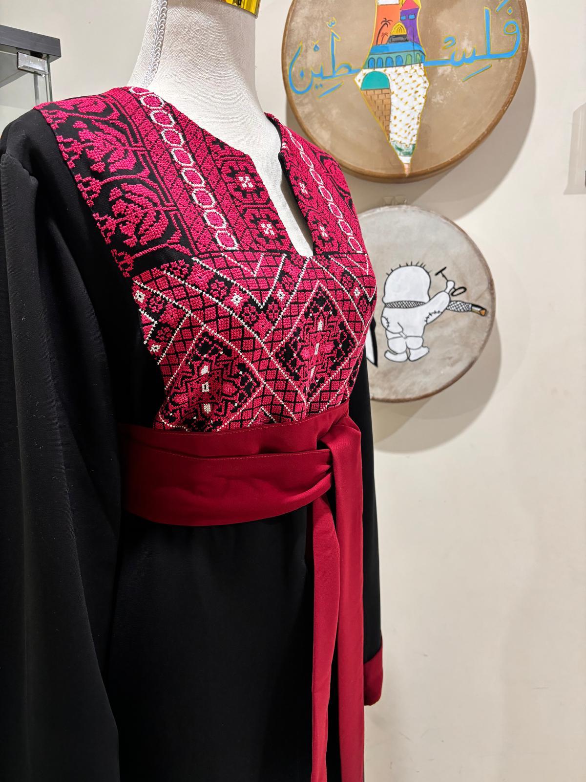 Palestinian Jellayeh (Black and Red)