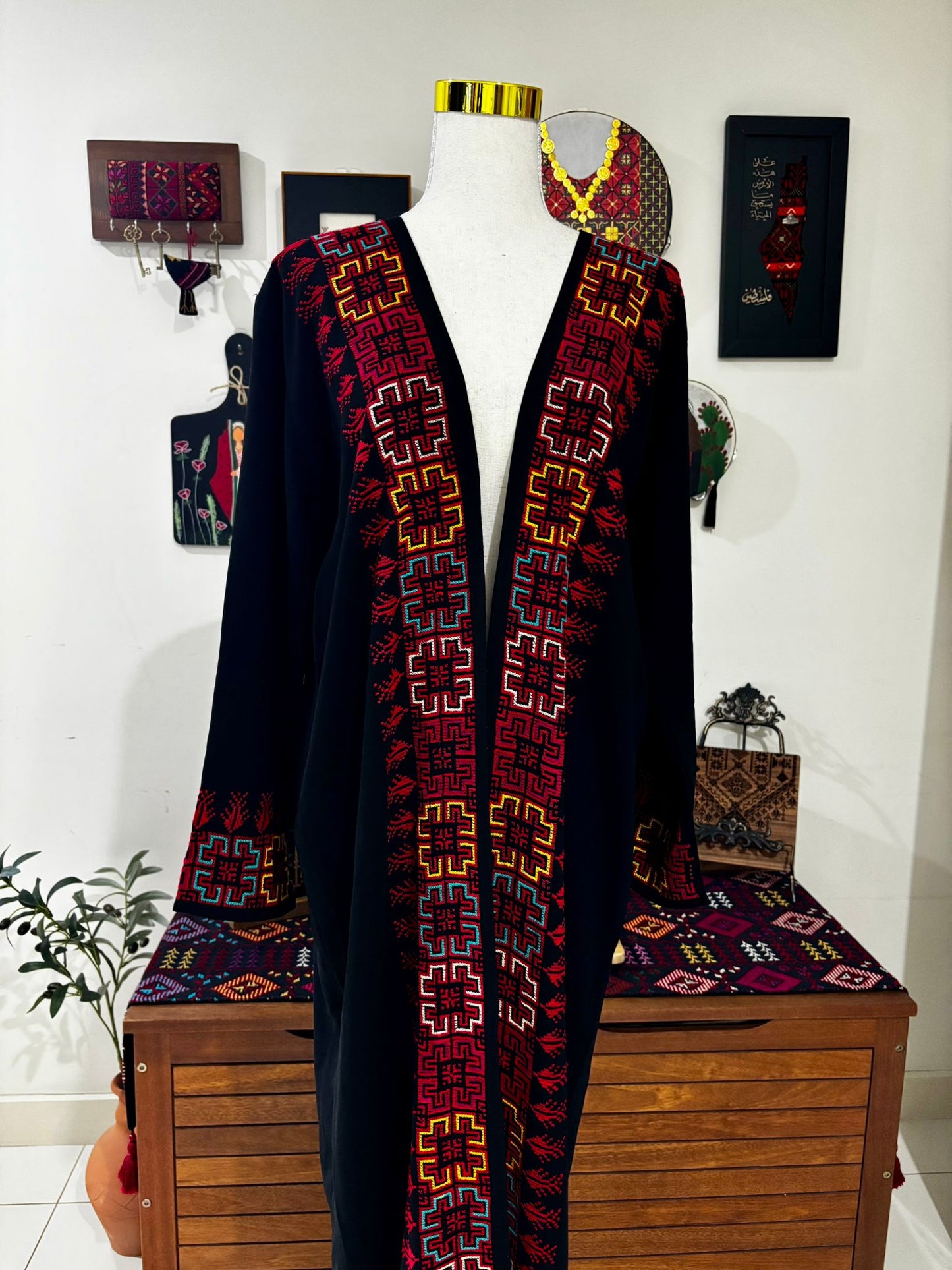 Khaimet Al Basha Abaya (Ramallah Collection)