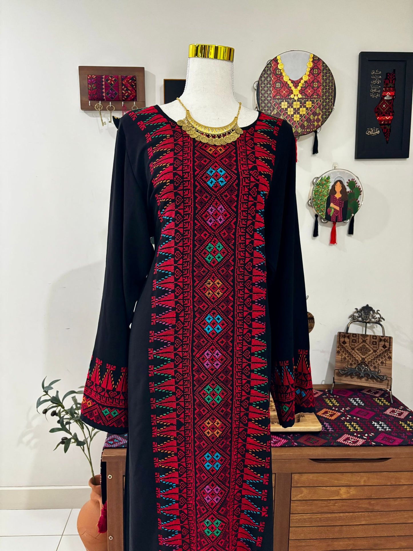 The Diamond Thobe (Ramallah Collection)