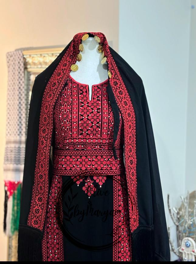 Black veil with red tatreez