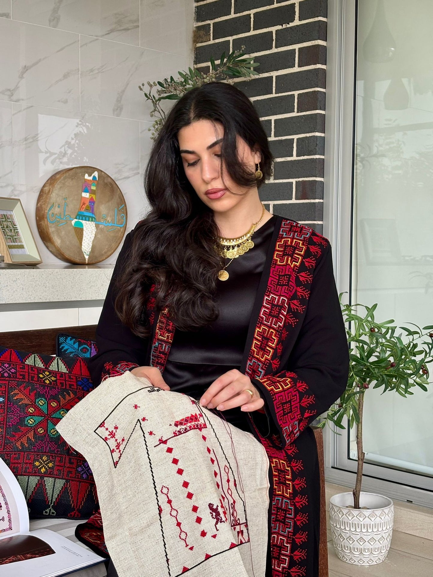 Khaimet Al Basha Abaya (Ramallah Collection)